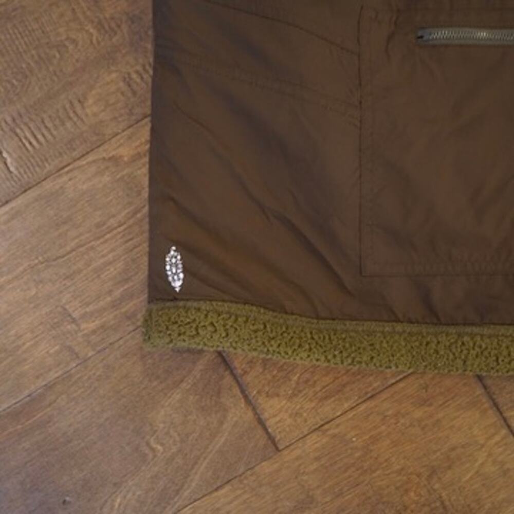 Free People Movement Sleeveless Reversible Vest Brown/Green Womens Size Large - Picture 9 of 9